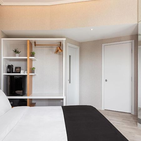 Kreoli Suites Glyfada Athen Exterior foto
